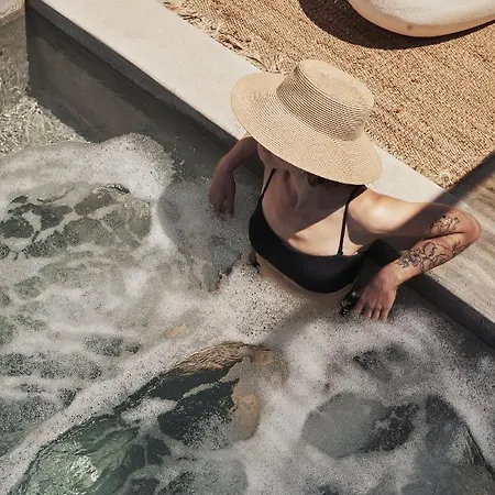 מלון Under The Sun Cycladic Village *