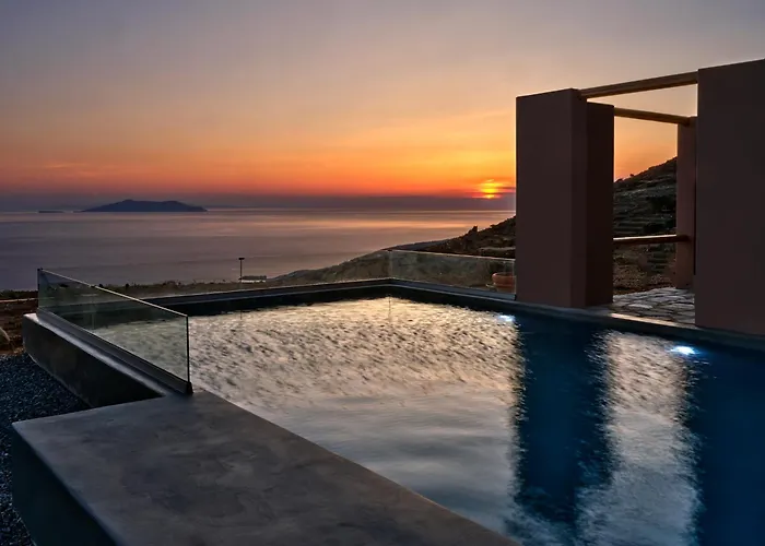 Ξενοδοχείο Under The Sun Cycladic Village *